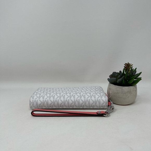 Michael Kors JST Large MF Flat Phone Wallet - Picture 4 of 8